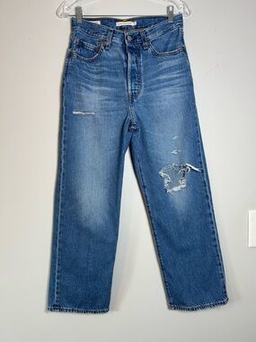 Levi’s Ribcage Straight ankle jeans size 27 distressed high rise light wash